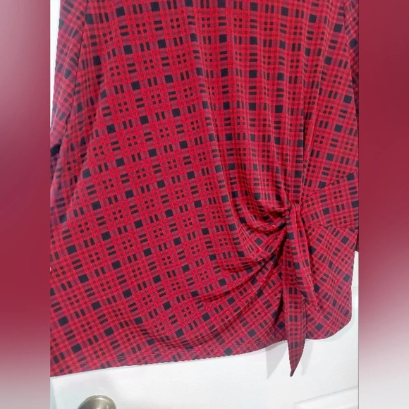 Liz Claiborne Red and Black Plaid 3/4 Sleeve Blouse in Size 1X - Picture 5 of 9